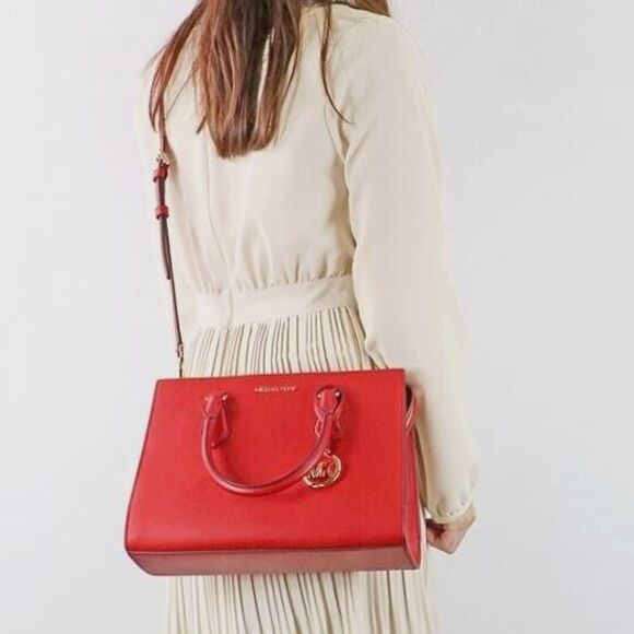New Michael Kors Sheila Medium Saffiano Vegan Leather Satchel Bright Red - Picture 3 of 8
